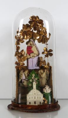 Glassturz mit Madonna mit Kind und Engeln über Wallfahrtskirche, Ende 19. Jahrhundert - Aus dem Nachlass SEPP FORCHER