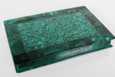 Malachit-Kassette mit kleiner Mineraliensammlung, 20. Jahrhundert - Antiques, art and jewellery