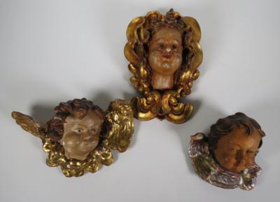 Drei unterschiedliche Engelsköpfe im Barockstil, 20. Jahrhundert - Antiques, art and jewellery