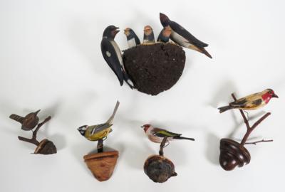 1 Schwalbennest und 4 Singvögel, in Viechtauer Art - Jewellery, antiques and art