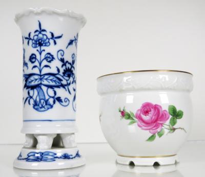 Kleiner Cachepot und kleine Zwiebelmuster-Vase, Meissen, 1966 und 1971 - Gioielli, arte e antiquariato