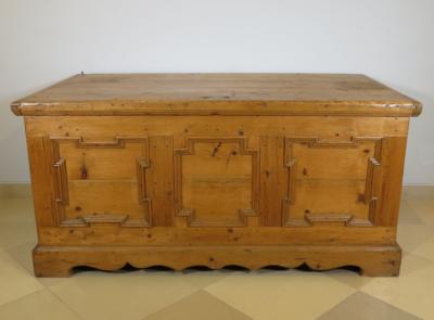 Bäuerlicher Schreibtisch, unter Verwendung alter Teile einer Truhe gearbeitet - Gioielli, arte e antiquariato