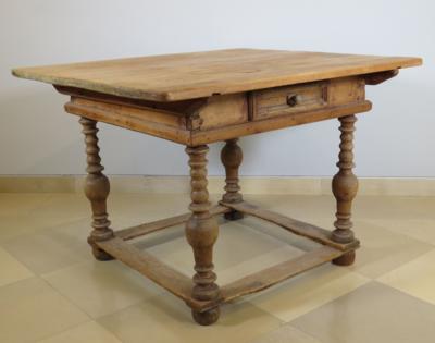Bauerntisch unter Verwendung verschieden alter Teile - Furniture and interior
