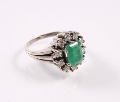 Brillant Smaragd Damenring zus. ca. 0,50 ct - Jewelry and watches
