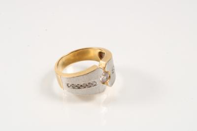 Ring - Jewellery and watches