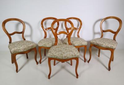 Satz von fünf teils variierenden Sesseln - Möbel und Interieur