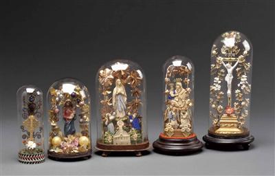 5 Glasstürze um 1900 und später - Easter Auction (Art & Antiques)