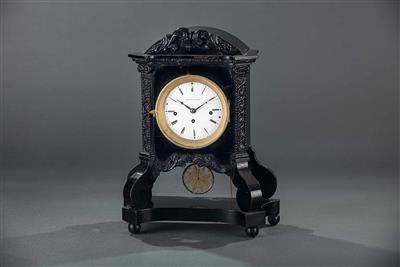 Biedermeier-Kommodenuhr um 1840/50 - Osterauktion - Kunst und Antiquitäten