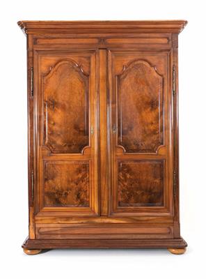 Lothringener Hallenschrank, Frankreich um 1780 - Christmas-auction Salzburg- Furniture, Carpets, Paintings