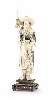 Statuette - chinesischer Soldat, 1. Drittel 20. Jhdt. - Dorotheum Salzburg: Osterauktion