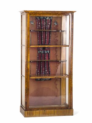 Zierliche Biedermeier-Vitrine um 1825 - Velikonoční aukce