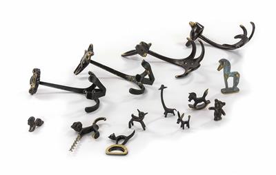Sammlung von 9 Tierfiguren und 4 Kleiderhaken mit Tierköpfen - Schmuck, Taschen- und Armbanduhren - Kunst des 20. Jahrhunderts