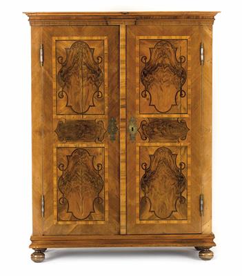 Schrank im Barockstil, unter Verwendung von Korpusteilen des 18. und 19. Jhdts. - Christmas-auction Furniture, Carpets, Paintings