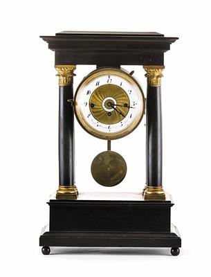 Biedermeier Portikus-Kommodenuhr, Österreich um 1820/40 - Easter Auction (Art & Antiques)