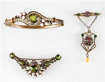 1 Armreif, 2 Broschen - Antiques, art and jewellery – Salzburg