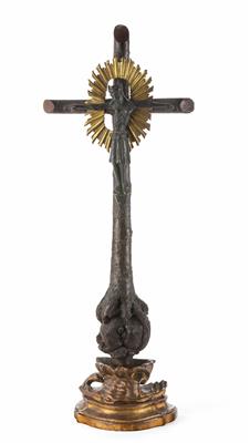 Tischstandkruzifix, aus verschieden alten Teilen zusammengestellt - Velikonoční aukce