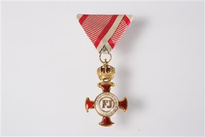 Goldenes Verdienstkreuz mit Krone - October auction