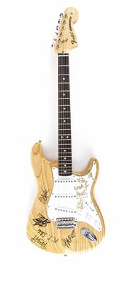 E-Gitarre Fender Stratocaster von Christina Stürmer und Band, Widmung (20)08 - Schmuck, Taschen- und Armbanduhren, Kunst des 20. Jahrhunderts