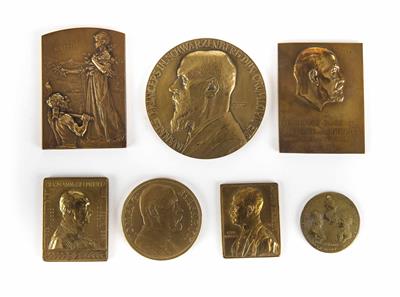Konvolut von sieben Bronze Porträtmedaillen bzw. Plaketten, 19./20. Jahrhundert - Christmas auction