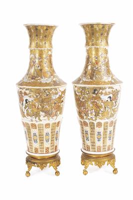 Paar Satsuma-Vasen, Japan, letztes Viertel 19. Jahrhundert - Easter Auction