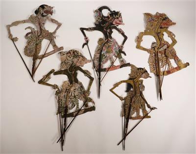 Fünf Schattenspiel-Figuren "Wayang Kulit", Indonesien, wohl 1. Hälfte 20. Jahrhundert - Christmas auction - Silver, glass, porcelain, graphics, militaria, carpets