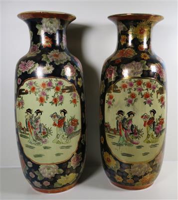 Paar Bodenvasen, China, 20. Jahrhundert - Christmas auction - Silver, glass, porcelain, graphics, militaria, carpets