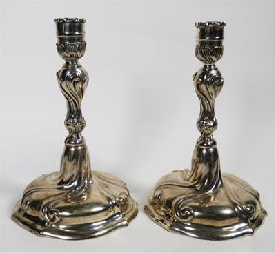 Paar Neorokoko Kerzenleuchter, 19. Jahrhundert - Vánoční aukce - Stříbro, sklo, porcelán, Moderní umění grafika, koberce