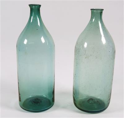 Zwei kleine Flaschen, 18./19. Jahrhundert - Asta di Natale - Argenti, vetri, porcellane, incisione, militaria, tappeti