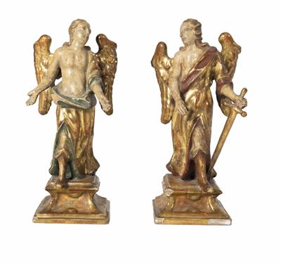 Paar stehende geflügelte Engel - Erzengel Gabriel(?) und Michael, Österreich, 18. Jahrhundert - Easter Auction