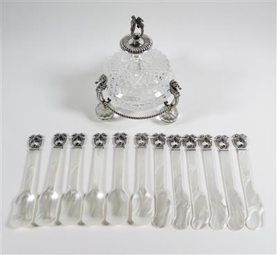 Kaviar-Glasschale mit 12-teiligem Perlmutt-Besteck mit Silbermontierungen, Gebrüder Kühn, Schwäbisch Gmünd - Letní aukce