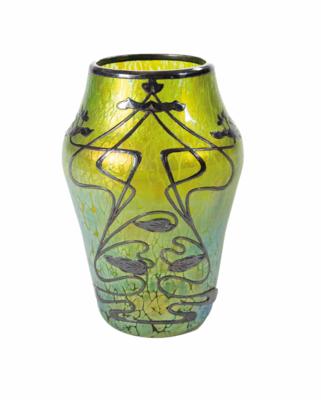 Kleine Vase mit Silberdekor, Lötz Witwe, Klostermühle, um 1900 - Vánoční aukce - Stříbro, sklo, porcelán, Moderní umění grafika, koberce