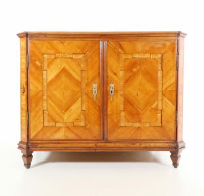 Josephinischer Halbschrank oder Anrichte, Österreich um 1780 - SUMMER AUCTION