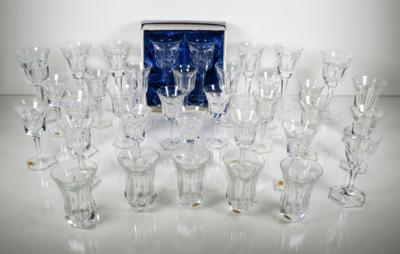 Trinkserviceteile "Papst", Entwurf 1916, Ludwig Moser  &  Söhne, Karlsbad, 2. Hälfte 20. Jahrhundert - Porcelain, glass and collectibles