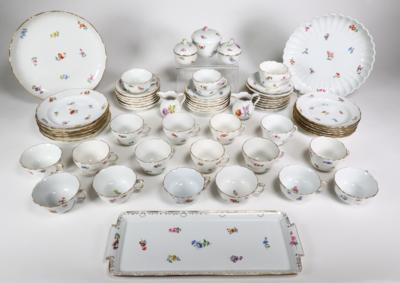 Kaffe- und Teeserviceteile, Meissen, aus verschiedenen Servicen des Ende 19. und 20. Jahrhunderts zusammengestellt - Porcelain, glass and collectibles