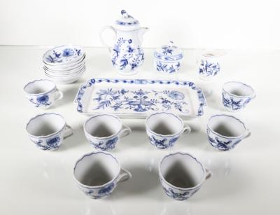 Zwiebelmuster Mokkaserviceteile, Meissen, 20. Jahrhundert - Porcelán, sklo a sběratelské předměty
