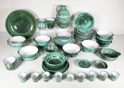 Konvolut von 42 Serviceteilen, Gudrun Baudisch-Wittke, Hallstatt Keramik, 1970er-Jahre und spätere Ergänzungen - Porcelán, sklo a sběratelské předměty