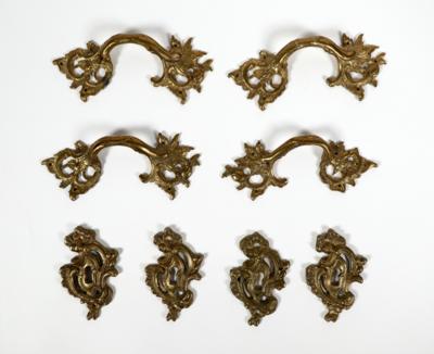 Konvolut von 8 barocken Möbelbeschlägen, 18./19. Jahrhundert - Porcelán, sklo a sběratelské předměty