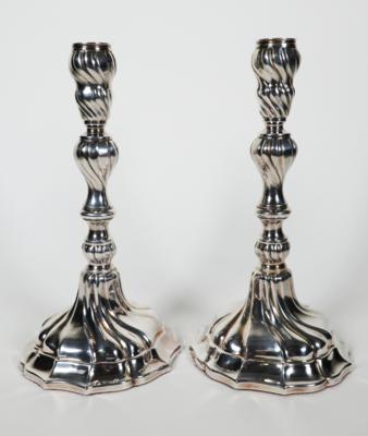 Paar Kerzenleuchter im Barockstil, 20. Jahrhundert - Porcelain, glass and collectibles