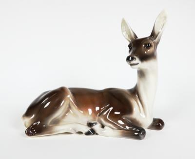 Liegendes Reh, Entwurf Karin Jarl um 1936, Ausführung Friedrich Goldscheider, Wien, vor 1941 - Porcelain, glass and collectibles