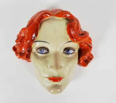 Wandmaske "Marlene Dietrich", Entwurf Rudolf Podany, Wiener Kunstkeramik Keramos, um 1930/40 - Porcelán, sklo a sběratelské předměty