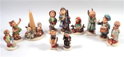 10 "Hummelfiguren" und eine "Figurengruppe" (Kerzenhalter" - Arte, antiquariato e gioielli