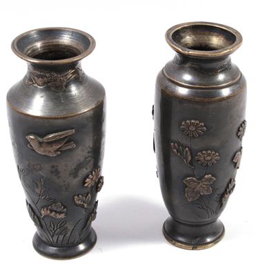Asiatisches Bronzevasenpaar - Antiques, art and jewellery