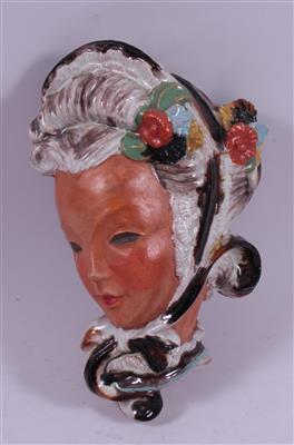 Wandmaske, "Mädchen mit Blumenhaube" - Arte, antiquariato e gioielli
