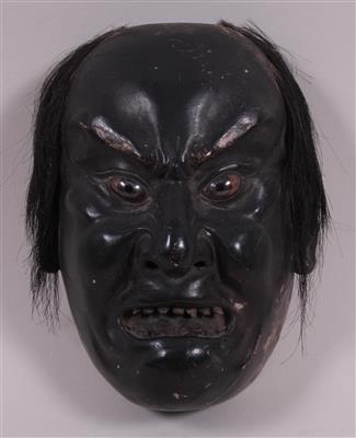 Kleine asiatische Maske eines grimmig blickeneden Mannes - Kunst, Antiquitäten und Schmuck