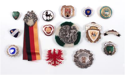 15 Stück Abzeichen - Art, antiques and jewellery