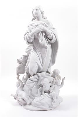 Biskuitporzellanfigur "Maria Immaculata auf Wolken mit Engeln" - Umění, starožitnosti a šperky
