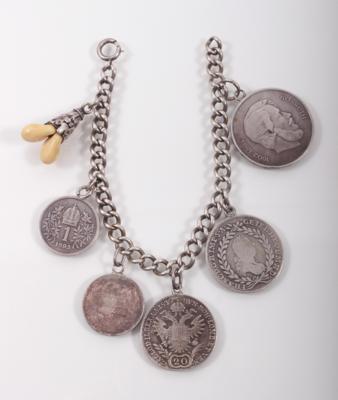 Panzerarmkette mit verschiedene Silbermünze und Grandlanhänger - Arte, antiquariato e gioielli