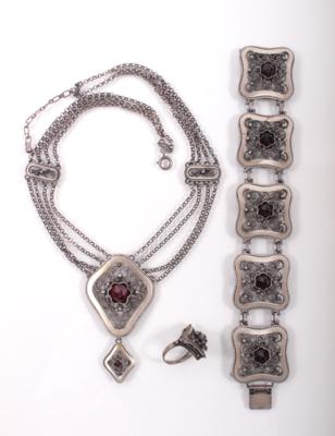 Granat- Trachtenschmuckgarnitur - Umění, starožitnosti, šperky