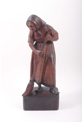 Holzfigur "Frau beim Kehren" - Arte, antiquariato e gioielli