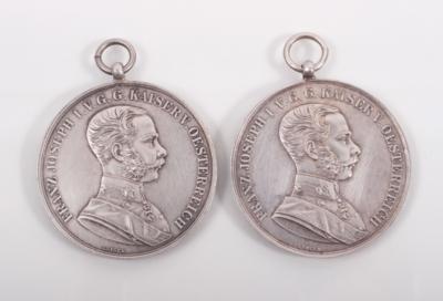 2 Stück "Große silberne Tapferkeitsmedaille, Kaiser Franz Josef I." - Kunst, Antiquitäten und Schmuck